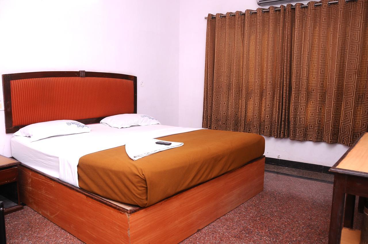 Srs Regency Hotel Anantapur Exterior foto